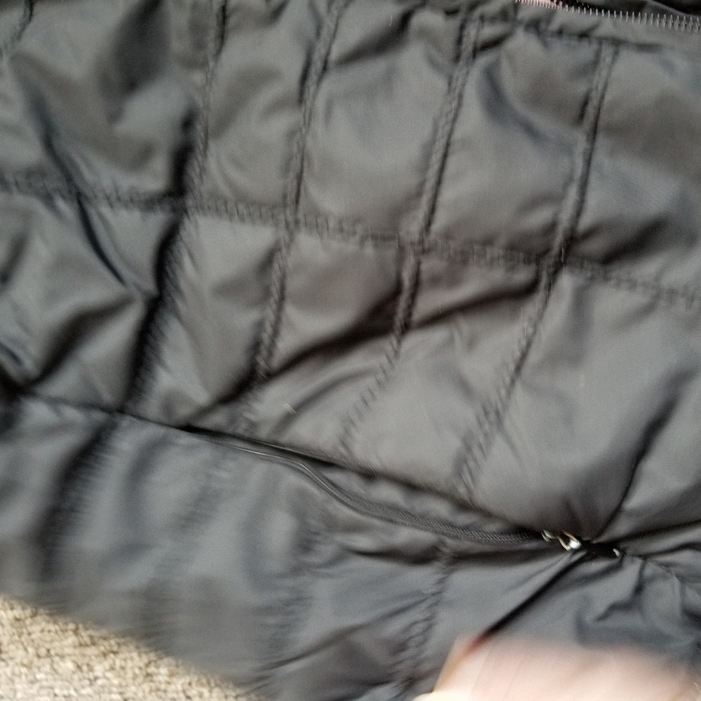 Reversible Quilted Vest - Picture 3 of 8